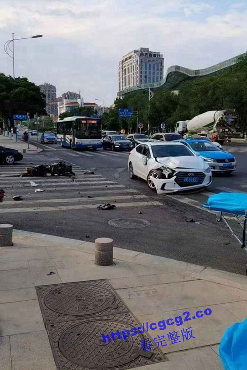 2275519761.jpg