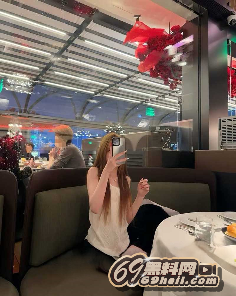 A (4).jpg