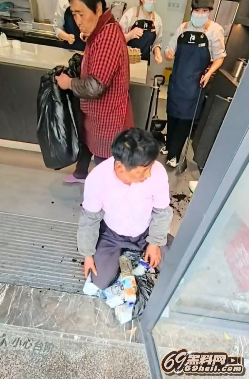 A (1).jpg